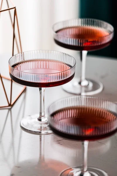 空のワイングラス 空のウォーターグラス レストランメガネ ワイングラスの画像 — ストック写真