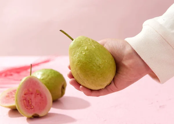 Guawa Różowa Guawa Przepyszna Guawa Azjatycka Zdjęcia Wysokiej Jakości — Zdjęcie stockowe