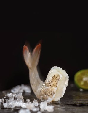 Restoranda karides ve kızarmış karides resimleri çekildi, kaliteli fotoğraflar.