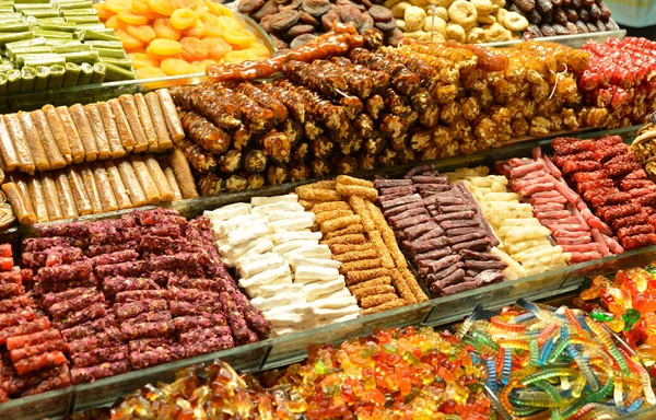 Türk spesiyalitesi İstanbul 'u, kekleri ve tatlıları