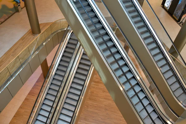 Eskalátor Moderní Budově — Stock fotografie