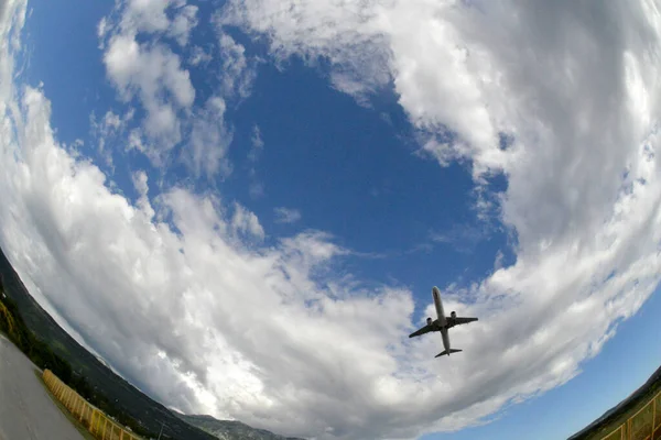 Літак Небі — стокове фото