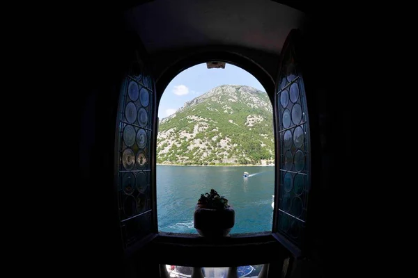 Πόρτες Και Παράθυρα Στη Μεσόγειο — Φωτογραφία Αρχείου