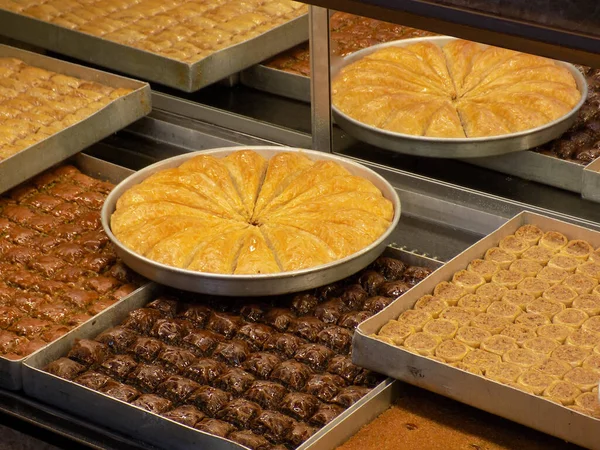 Baklava Est Une Pâtisserie Dessert Riche Sucrée Faite Couches Filo — Photo