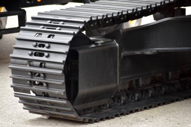 Devamlı yol, askeri araçlar ve ağır inşaat ve tarım ekipmanları için itici güç modu