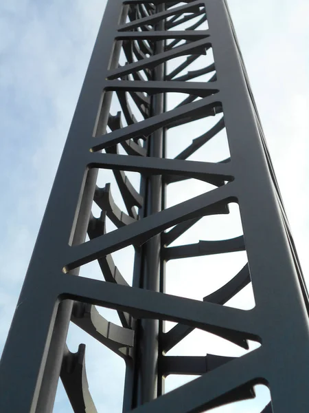 Szczegóły Konstrukcji Słupa Metalowego Widok Dołu — Zdjęcie stockowe