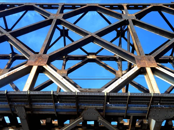 Структура Сетки Старого Железнодорожного Моста — стоковое фото