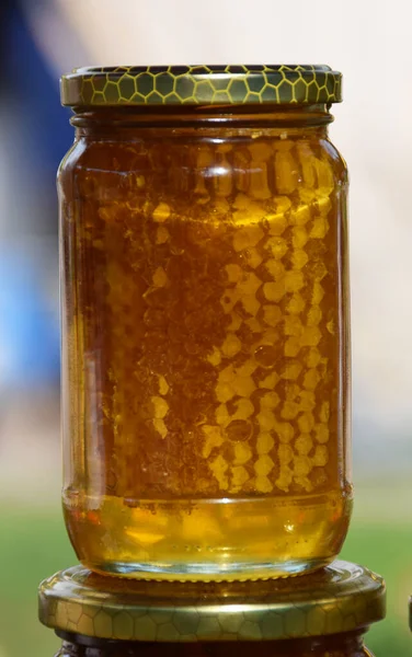 Honigwabe Einem Glas Voller Honig — Stockfoto