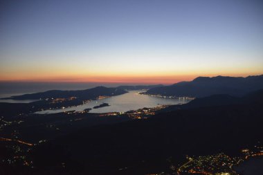 Kotor Körfezi 'nde Günbatımı (Karadağ)