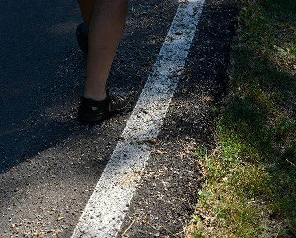 Legs Man Who Walks Road — Stock Photo, Image