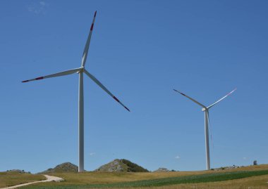 Karadağ 'ın Durmitor Ulusal Parkı yakınlarındaki Krnovo rüzgar çiftliği