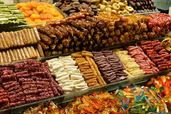 Stanbul Daki Sokak Pazarında Pazarlar Türk Lokumu Kurutulmuş Meyve Şeker — Stok fotoğraf