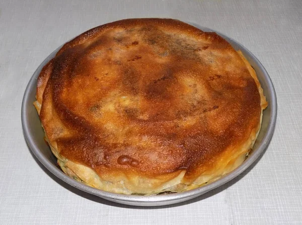 Гарний Просто Запечений Пиріг Металевому Підносі Випічки — стокове фото