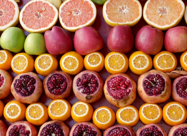 Granaty Pomarańcze Grejpfruty Jabłka — Zdjęcie stockowe