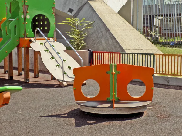 Hračky Dětském Hřišti Veřejném Parku — Stock fotografie