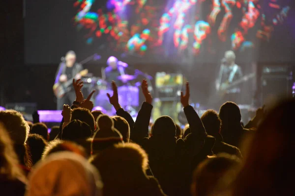 Heads Hands People Who Play Front Stage Rock Concert — Stock Photo, Image