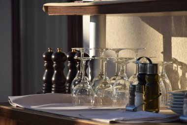 Yemekler restoranda, servis için hazır.