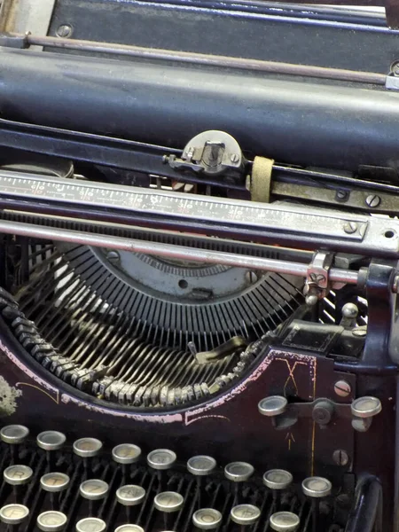 黑色的机械打字机 — 图库照片