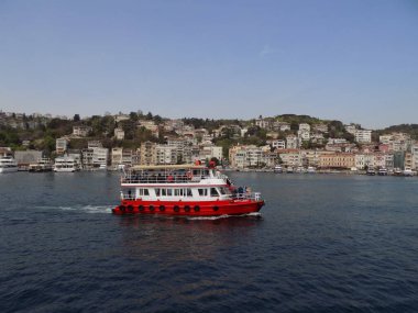 İstanbul (Uskudar), Türkiye - 29 Nisan 2019: Kentin Asya kesiminin İstanbul Boğazı 'ndan görünüşü