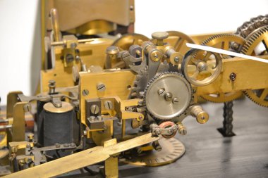 Elektrikli telgrafın parçaları.