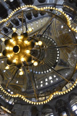 Fatih, İstanbul, Türkiye - 6 Eylül 2022: Ayasofya (Türkçe: Ayasofya), resmi olarak cami, ama İstanbul 'da da büyük bir kültürel ve tarihi yer - Ayasofya Sofya' nın iç kesimi