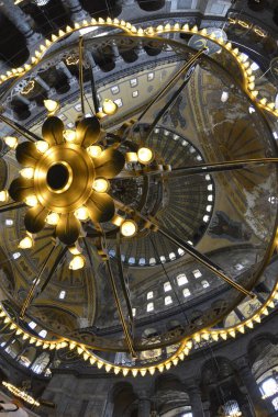 Fatih, İstanbul, Türkiye - 6 Eylül 2022: Ayasofya (Türkçe: Ayasofya), resmi olarak cami, ama İstanbul 'da da büyük bir kültürel ve tarihi yer - Ayasofya Sofya' nın iç kesimi