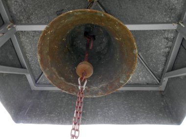 Kilise çanı - aşağıdan görünüm