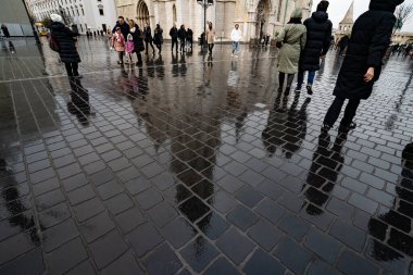 Budapeşte, Macaristan - 26 Kasım 2022: Matthias Kilisesi, Buda Tepesi, Budapeşte, Macaristan 'da bir kış günü.