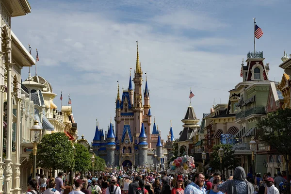 Ορλάντο Ηπα Ιουλίου 2023 Πλήθος Επισκεπτών Στο Πάρκο Disney World — Φωτογραφία Αρχείου