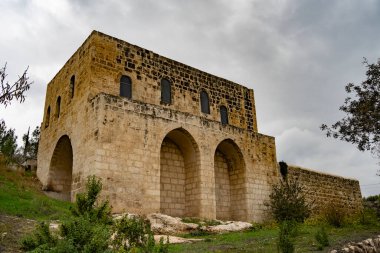 Shaar Hagai, İsrail - 30 Aralık 2024: Khan Shaar Hagai, ovalardan Kudüs 'e giden yoldaki bir İsrail miras bölgesi..