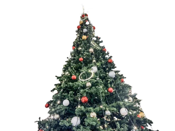 Gran Árbol Navidad Aislado Sobre Fondo Blanco —  Fotos de Stock