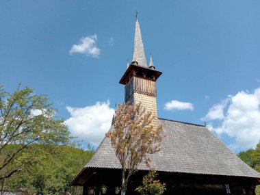 Romanya 'nın Maramures ilçesindeki ahşap ortodoks kilisesi