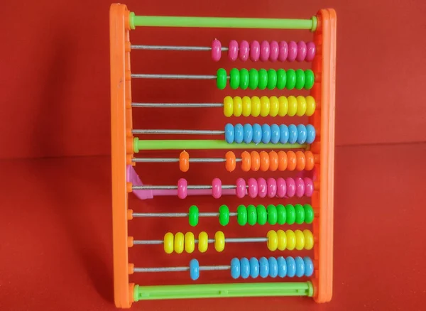 Калькуляторы Цветными Шариками Детей — стоковое фото