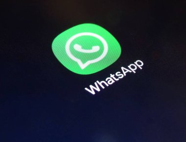 Baia Mare, Romanya - 25 Ağustos 2024: Akıllı telefon ekranında WhatsApp simgesi