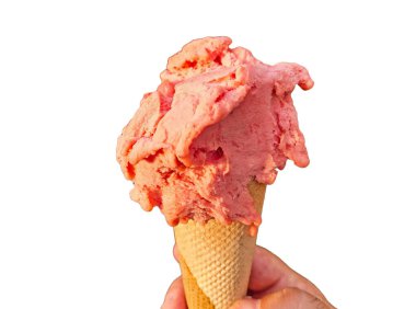 Beyaz arka planda izole edilmiş çilekli dondurma.