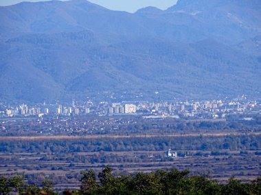 Baia Mare (Romanya) şehri birkaç düzine kilometre öteden görülüyor