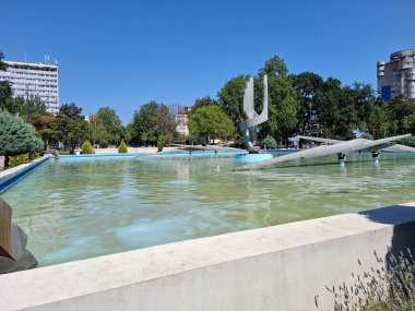 Romanya 'nın Köstence kentinde park ve su