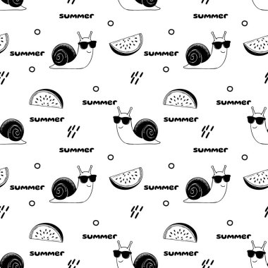 Güneş gözlüklü serin salyangozlar, karpuz ve kivi, komik bir arka plan.