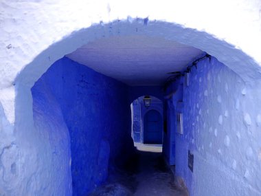 Medine, Chefchaouen, Fas 'taki terk edilmiş mavi geçidi kapatın. Yüksek kalite fotoğraf