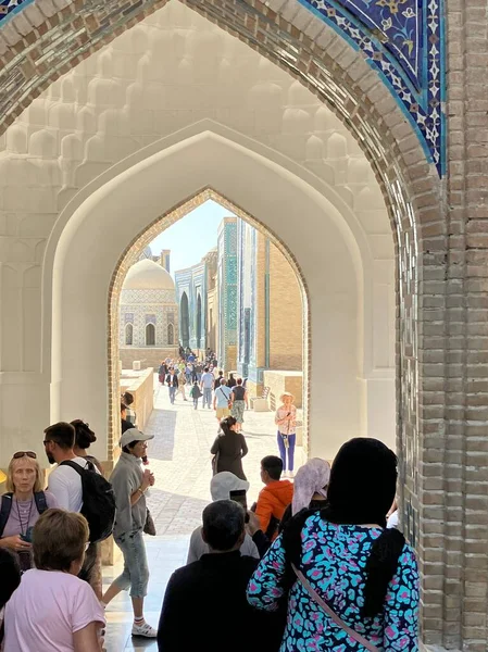 Archways Shah Zinda Mausoleum Vistors Samarkand Uzbekistan High Quality Photo — Stock Photo, Image