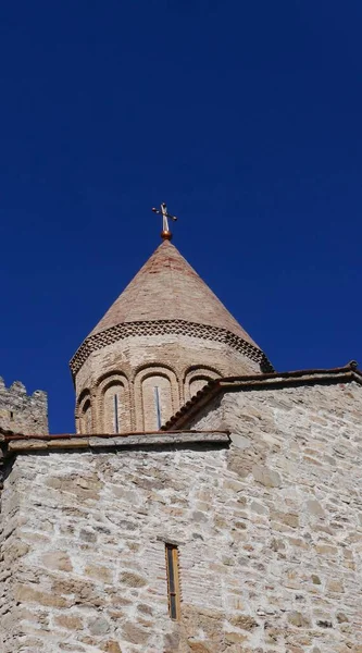 Κοντινό Πλάνο Του Πυργίσκου Της Μονής Gergeti Stepantsminda Kasbegi Γεωργία — Φωτογραφία Αρχείου