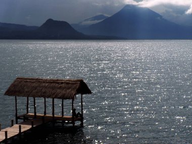 Jetty 'nin sakin manzarası, San Antonio de Palopo, Atitlan Gölü, Guatemala, Orta Amerika. Yüksek kalite fotoğraf