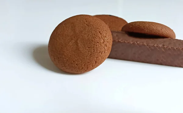 Печенье Шоколадом Белом Фоне — стоковое фото