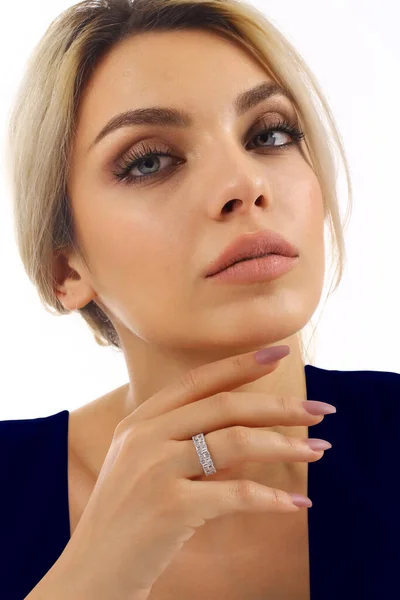 Vacker Flicka Med Smycken Kvinna Med Halsband Ring Örhängen Och — Stockfoto