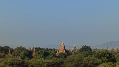 Bagan, Myanmar (Burma) yakınlarındaki Pagan Krallığı harabeleri)