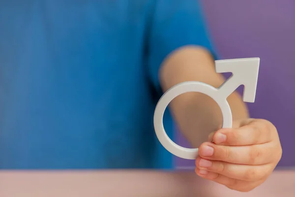 Concept Gender Male Gender Symbol Hand Purple Background Copy Space — Stock Photo, Image