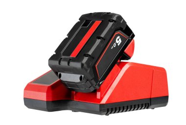 Bir lityum bataryasını kablosuz bir inşaat aletinden şarj etme süreci. Tornavidadaki pil şarj oldu. Yüksek kalite fotoğraf