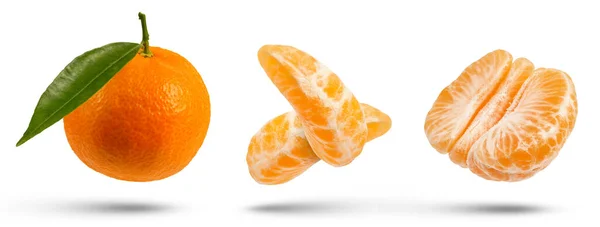Különböző Vágási Módszerek Mandarinkészlete Fehér Elszigetelt Alapon Különbözően Vágott Mandarinok — Stock Fotó