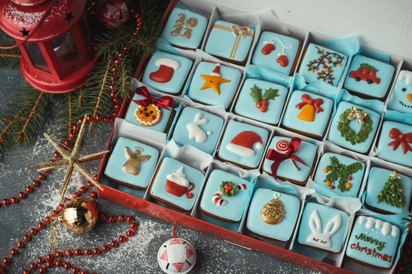Νόστιμα Χριστουγεννιάτικα Μπισκότα Κουτί Δώρου Εκκίνηση Ημερολογίου Για Μετρήσει Τις — Φωτογραφία Αρχείου