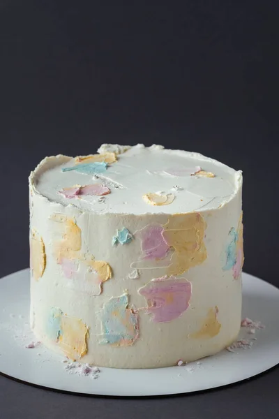 Biscuits Pain D'épice Sur Dessus Gâteau D'anniversaire Rose Décoré